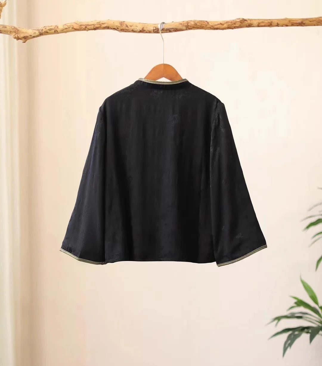 Blus Musim Semi Mewah untuk Wa - Embroidery On Black Shirt ulasan dan harga