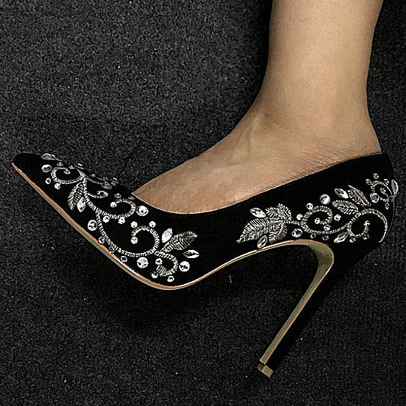 Sepatu Wanita Ujung Lancip Sue - Embroidery Gold ulasan dan harga