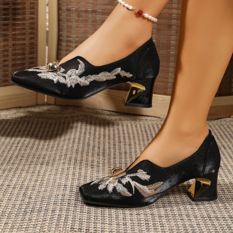 Sepatu Wanita Hak Sedang Model - Embroidery Designer ulasan dan harga