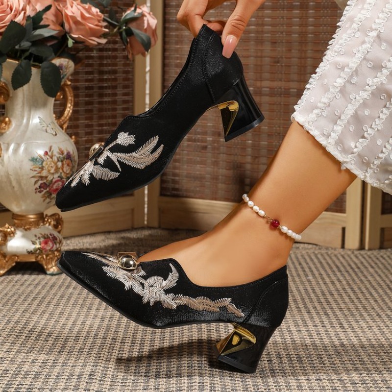 Sepatu Wanita Hak Sedang Model - Embroidery Designer ulasan dan harga